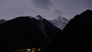 云南山谷村庄夜景延时6秒视频