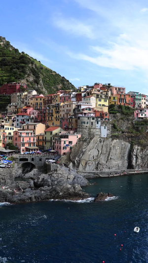 意大利地中海著名渔村小镇马纳罗拉延时视频著名旅游景点30秒视频