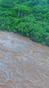 自然灾害梅雨季洪水暴雨后的中滩瀑布航拍视频