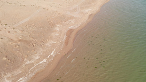 以湖泊土壤和湖边的景观为依归16秒视频