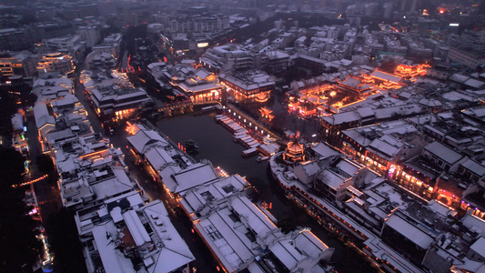 4K航拍春节南京夫子庙灯会雪景南京雪景视频