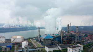 4K航拍工业大型化工厂排气视频素材21秒视频