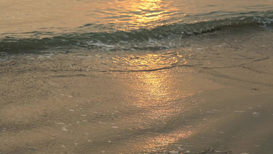 山东烟台海边日出波涛和浪花自然风光视频