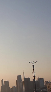 夕阳下广州塔江边城市景  实拍广州城市视频