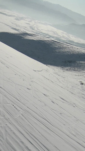 新疆雪地滑雪极限运动视频