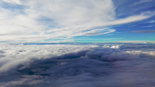 航拍云层之上的蓝天和云海视频