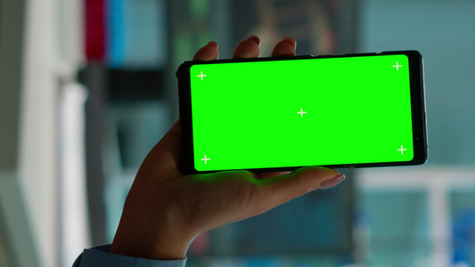垂直视频科学家妇女使用的智能手机上的染色体密钥孤立【竖版】视频
