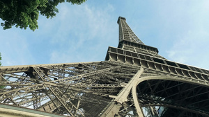 埃菲尔塔巴黎弗朗特地标下面的电影风景14秒视频
