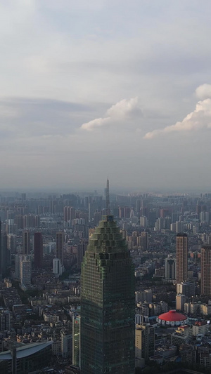 航拍风光城市蓝天白云金融中心地标建筑繁华中心区城市高楼素材城市风光37秒视频