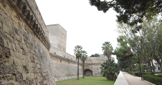 诺曼斯瓦比巴里城堡的墙壁视频