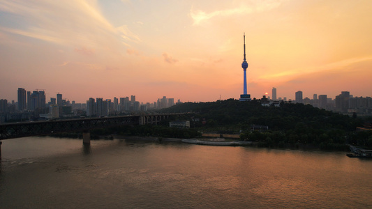 航拍城市夕阳晚霞落日天空江景4k素材视频