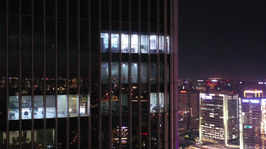 河南郑州绿地双子塔夜景摩天大楼高层城市天际线视频