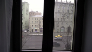从欧洲城市的窗口中查看8秒视频