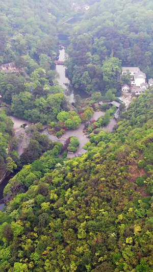 航拍黔灵山公园4A景点24秒视频