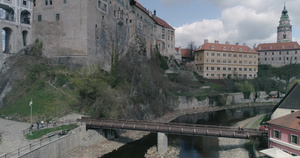 国家城堡和城堡的基座拍摄捷克克鲁姆洛夫捷克共和国21秒视频