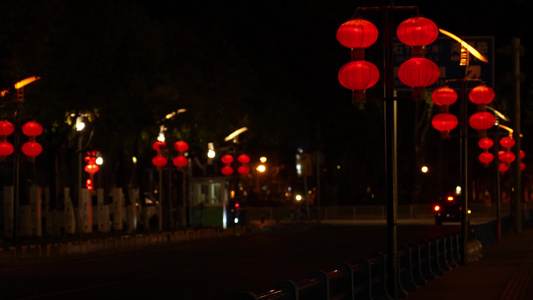 春节城市道路悬挂灯笼实拍视频