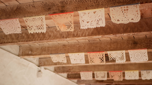 五颜六色的墨西哥穿孔纸质picado横幅节日五颜六色视频