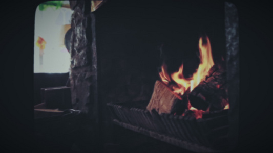 燃烧的壁炉和木木木木木视频