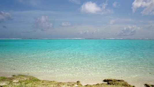 豪华海洋观光海滩的浪漫纹理由在珊瑚礁附近有白色沙沙视频