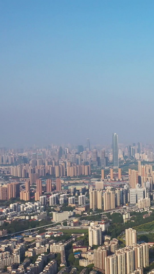 航拍风光城市武汉汉口汉江湾城市江景素材城市建设44秒视频