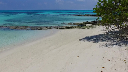 蓝天热带岛屿沙滩视频
