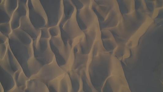 垂直航拍沙漠日落视频