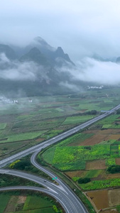 高清竖屏航拍崇左大新雨后风景视频