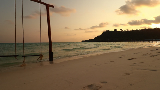 浪漫的沙滩在坎波迪亚高梁岛的海滩上视频