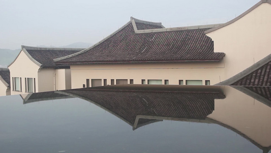 中国传统建筑水中倒影视频
