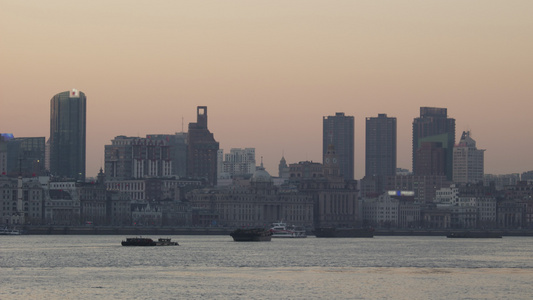 上海河和广浦河两岸的邦德海滨日落时间倒塌视频