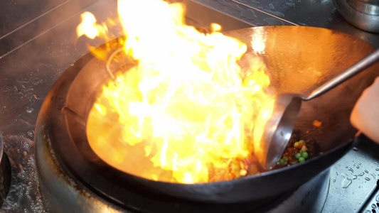 美食厨师炒菜厨房食材美食制作锅菜酒店爆炒视频