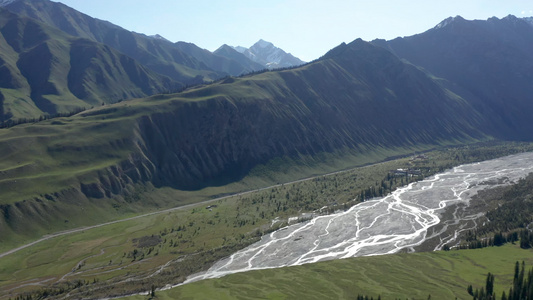 高山河流森林航拍视频