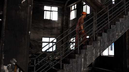 工厂楼梯视频