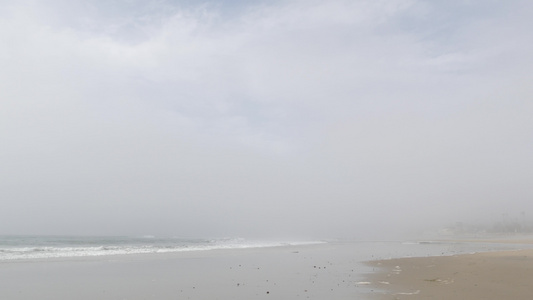 太平洋海岸海边浓雾布鲁姆烟雾中的波浪这些都来自大海视频