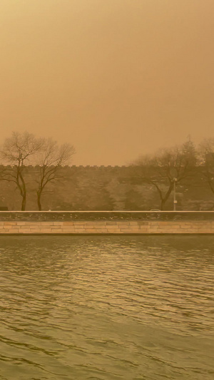 实拍沙尘暴紫禁城古建筑30秒视频