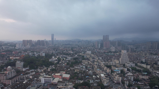 城市极端天气暴雨来袭航拍广东中山视频