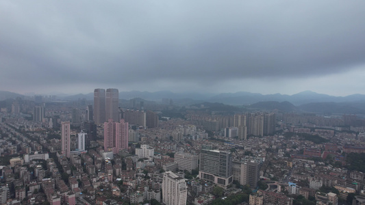 城市极端天气暴雨来袭航拍广东中山视频