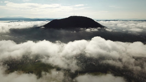 白云和雾风景13秒视频