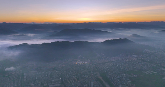 登山看云海日出视频