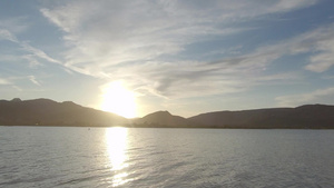环礁湖上空的日落景色13秒视频