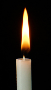 白色蜡烛火苗祭奠烛火吹灭蜡烛视频