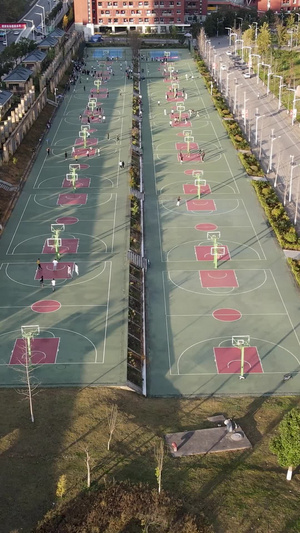 航拍大学篮球比赛现场打篮球39秒视频
