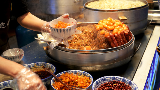 城市街头特色餐饮美食中餐小吃香肠米饭4k素材视频