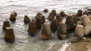 海上海岸的积木石10秒视频