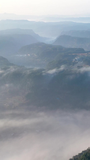 航拍大山清晨云海延时摄影云雾缭绕8秒视频