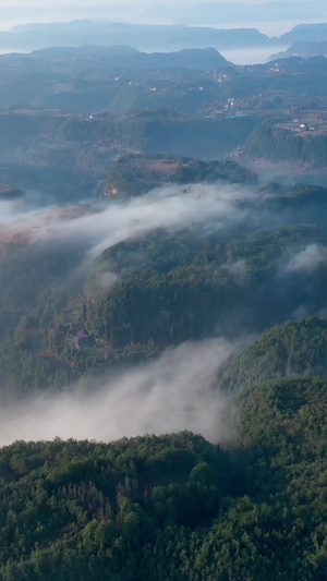 航拍大山清晨云海延时摄影云雾缭绕8秒视频