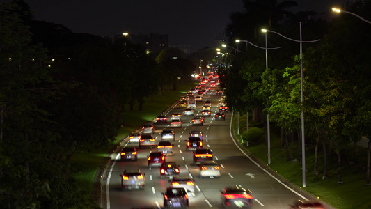 城市夜晚道路车流实拍视频