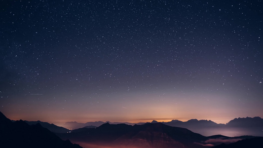 夜晚星空流星山区唯美延时视频