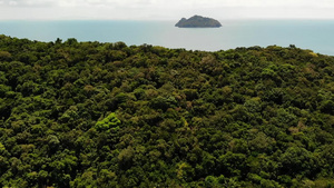 空中无人机查看泰国帕岸岛异国情调的海岸全景景观26秒视频