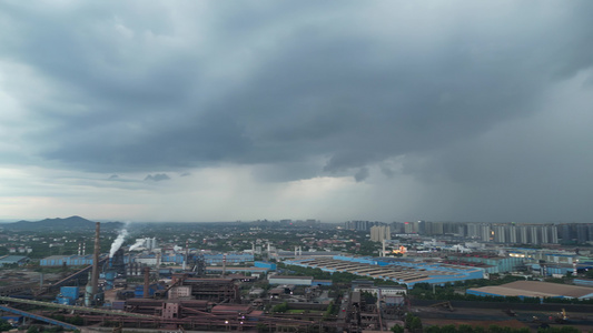 暴风雨来临风暴龙卷视频